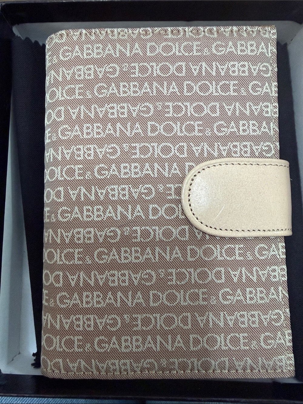 Dolce & Gabbana Agenda